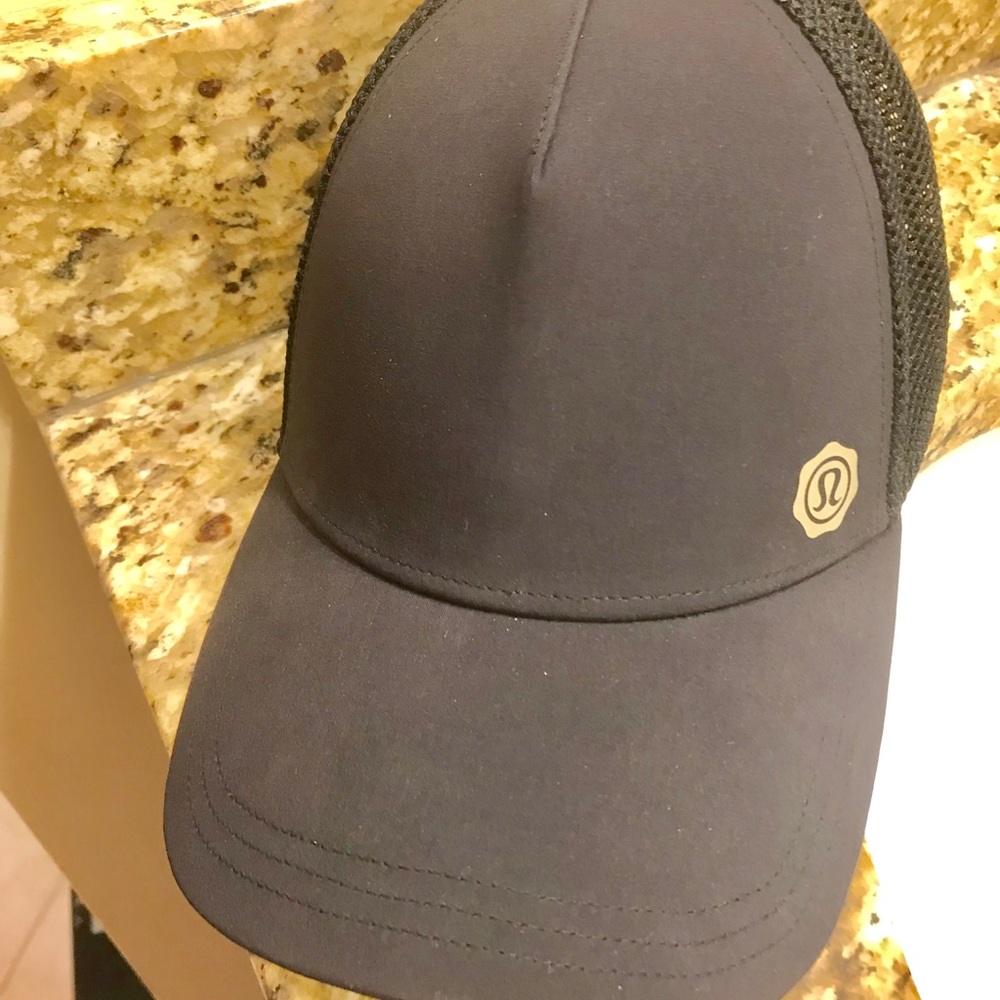 Lululemon Black Hat
